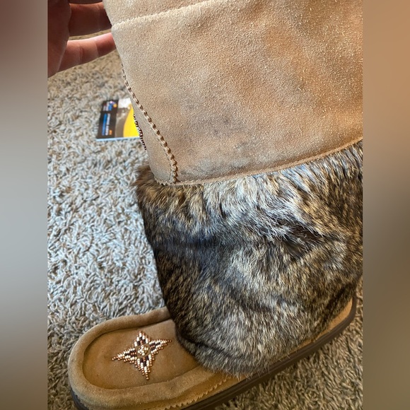 Manitobah Mukluks - Picture 6 of 7